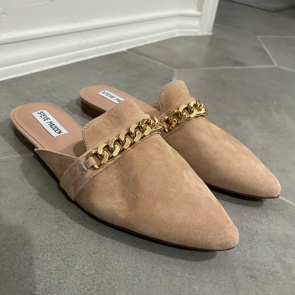 Steve Madden tan pointed toe chain flats - Picture 2 of 11